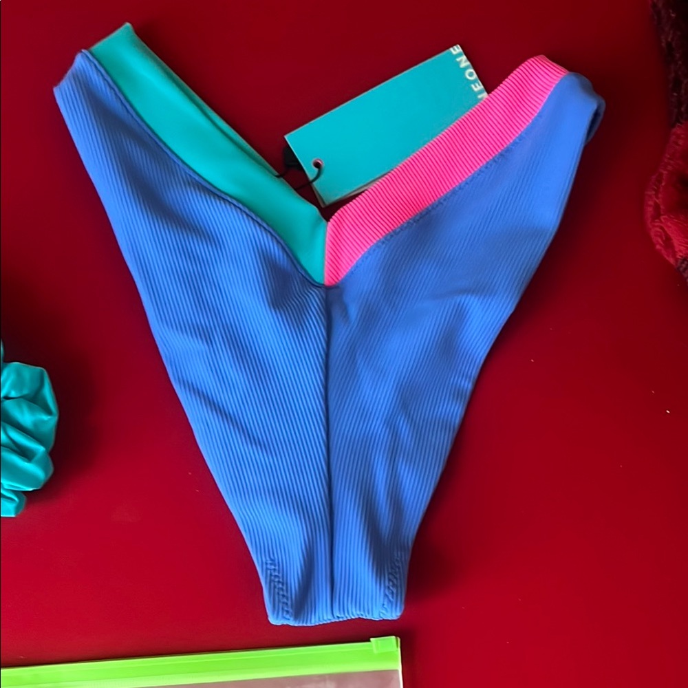 One One XS Bikini Bottoms *NWT
